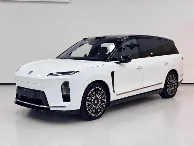 Nio ES8 — Фото автомобиля 2