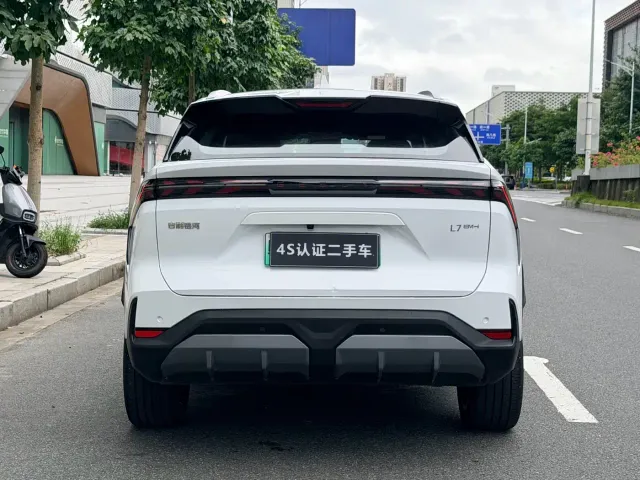 Geely Galaxy L7 — Фото автомобиля 6