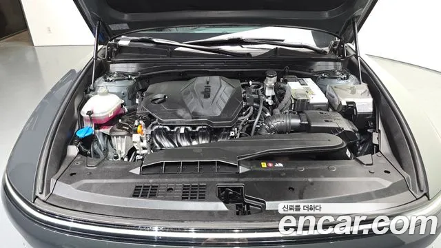Hyundai Grandeur Grandeur (GN7) 2.5 Бензин 2WD — Фото автомобиля 6