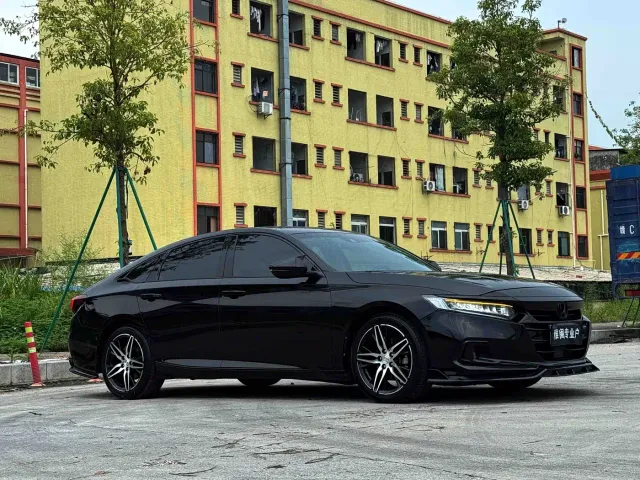 Honda Accord — Фото автомобиля 3