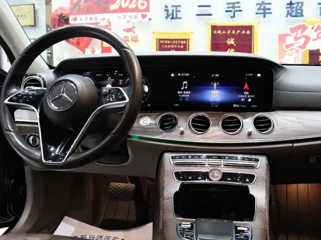 Mercedes-Benz E-Class — Фото автомобиля 14