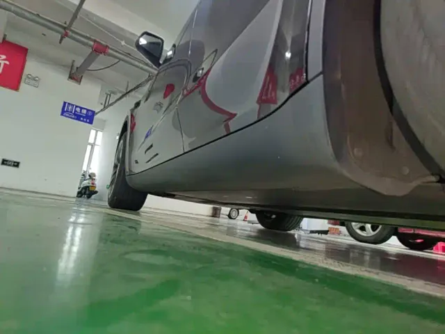 Tesla Model Y — Фото автомобиля 21