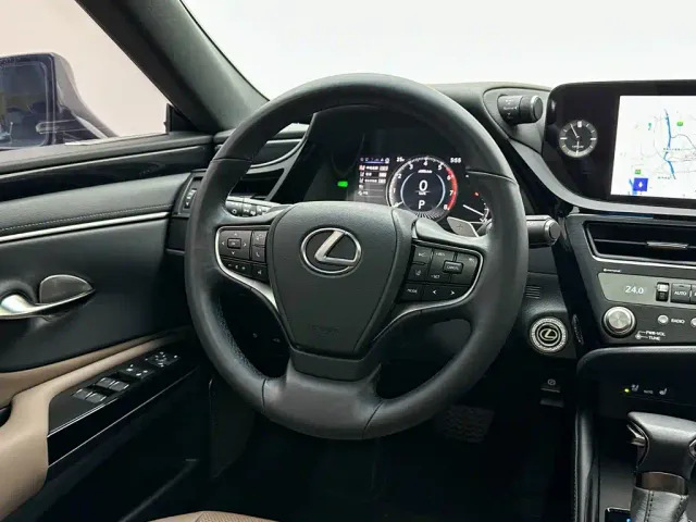 Lexus ES — Фото автомобиля 21