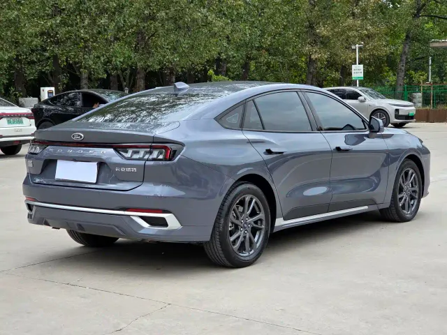 Ford Mondeo — Фото автомобиля 4