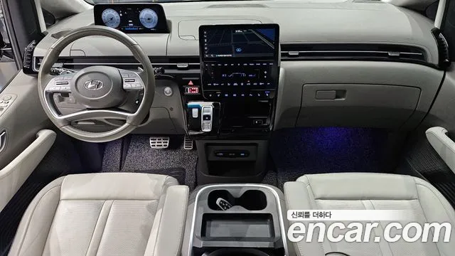 Hyundai Staria Staria 4WD Lounge 9 мест — Фото автомобиля 7