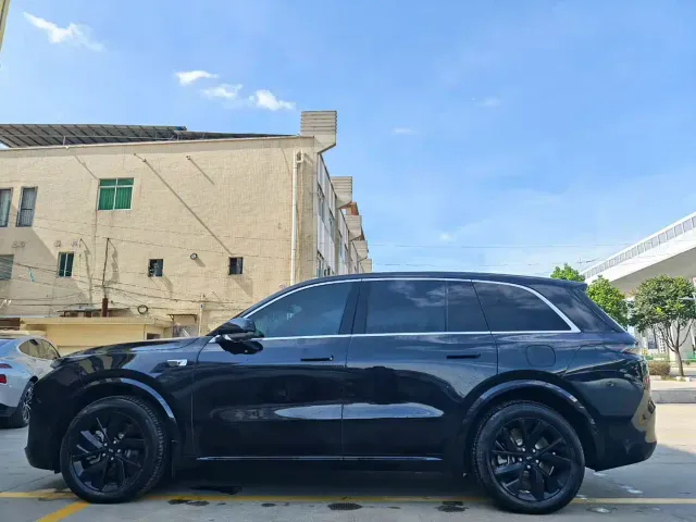Li Auto L8 — Фото автомобиля 5