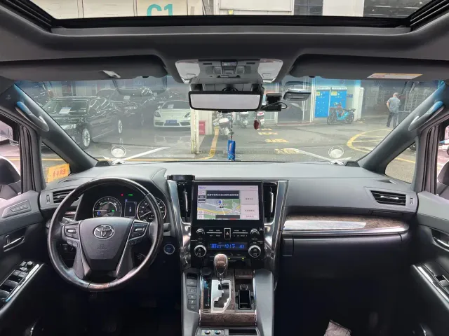 Toyota Vellfire — Фото автомобиля 5
