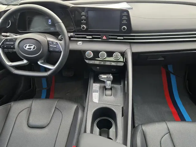 Hyundai Elantra — Фото автомобиля 9