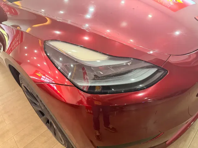 Tesla Model Y — Фото автомобиля 27