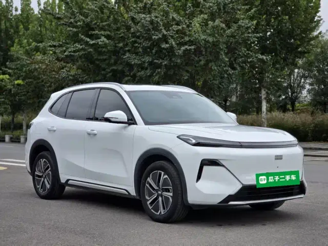 Geely Galaxy Starship 7 EM-i — Фото автомобиля 3