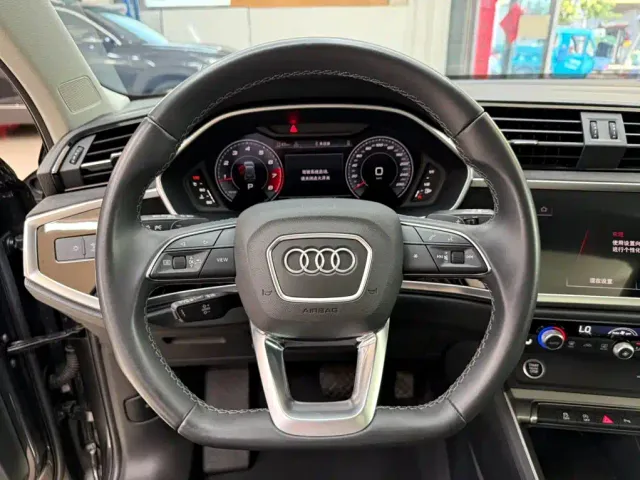 Audi Q3 — Фото автомобиля 11