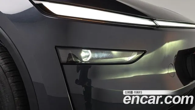 Tesla Model Y — Фото автомобиля 7