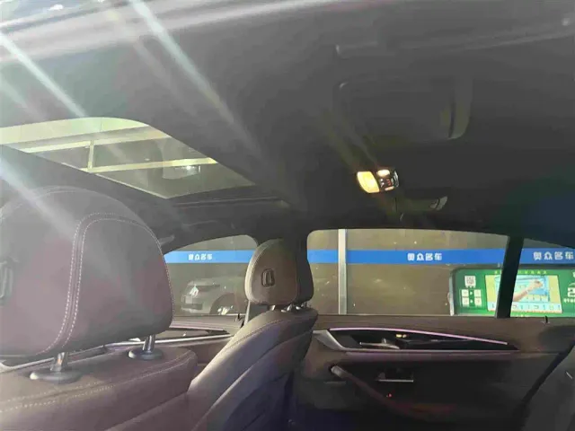 BMW 5 Series — Фото автомобиля 6