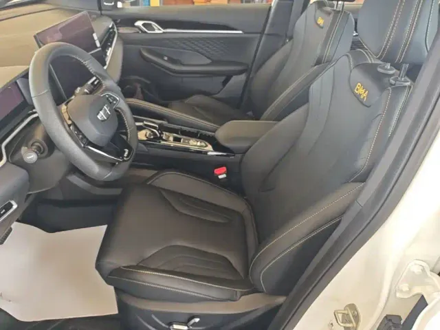 Geely Binyue — Фото автомобиля 14