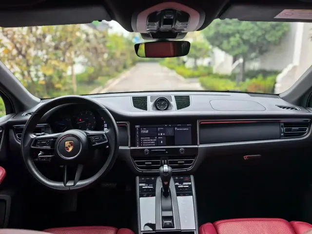 Porsche Macan — Фото автомобиля 9