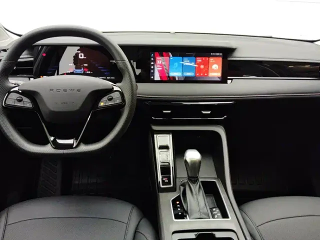 Roewe i5 — Фото автомобиля 12