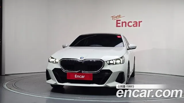 BMW 5-Series 5 серия (G60) 523d xDrive M Sport — Фото автомобиля 3