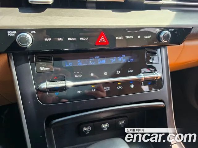 Kia Carnival Generation 4 — Фото автомобиля 19
