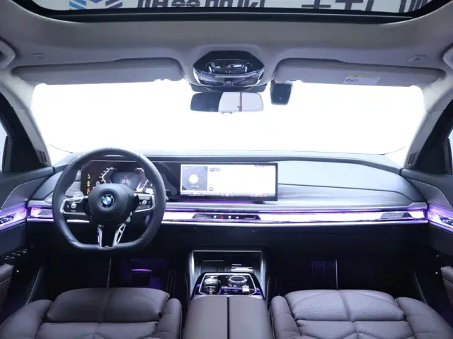 BMW 7 Series — Фото автомобиля 13