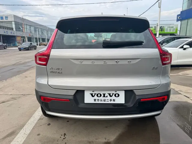 Volvo XC40 — Фото автомобиля 8