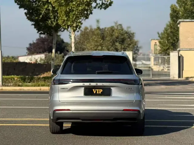 Geely Galaxy Starship 7 EM-i — Фото автомобиля 8