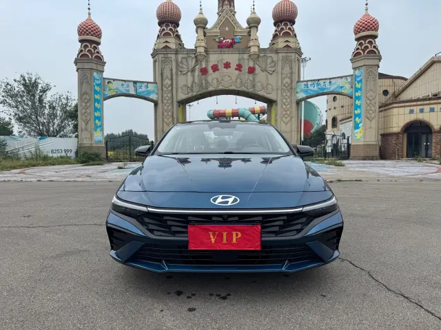 Hyundai Elantra — Фото автомобиля 3