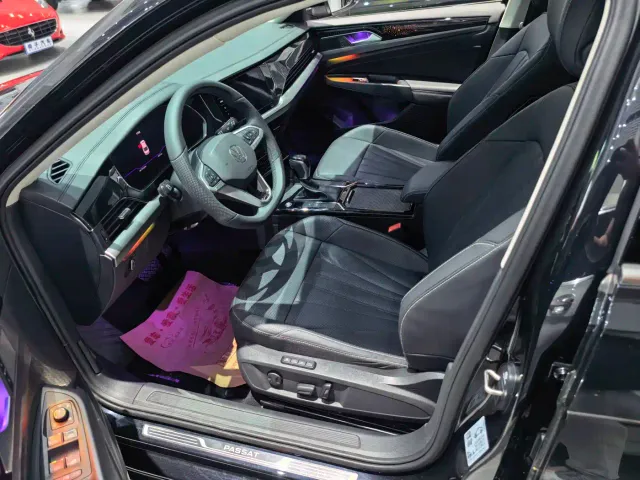 Volkswagen Passat — Фото автомобиля 6