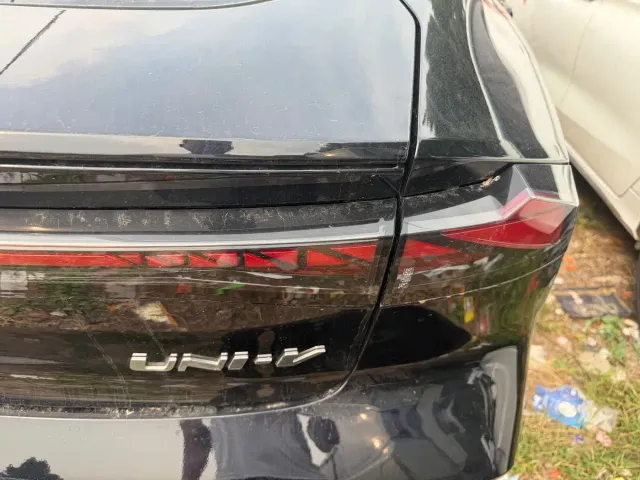 Changan Changan UNI-V 2023 1.5T Sport Edition — Фото автомобиля 11