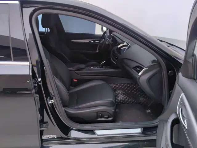 Cadillac CT5 — Фото автомобиля 8
