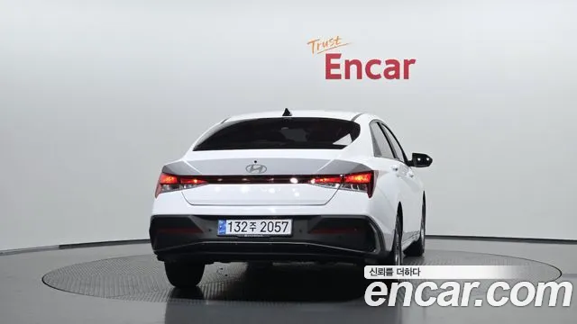 Hyundai Avante — Фото автомобиля 4