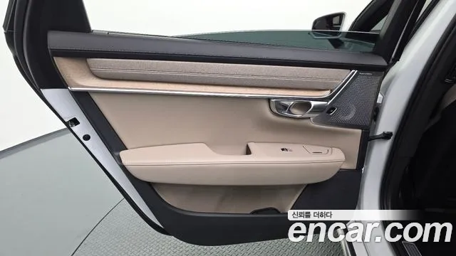 Volvo S90 — Фото автомобиля 14