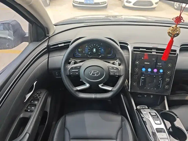 Hyundai Tucson — Фото автомобиля 10