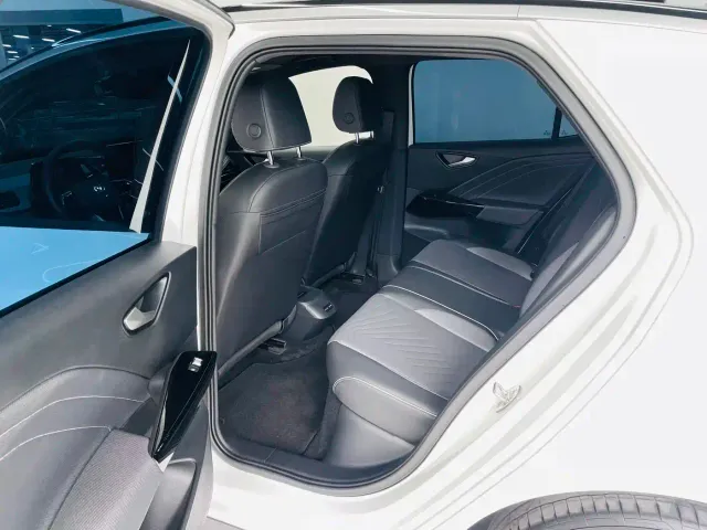 Volkswagen ID.3 — Фото автомобиля 9
