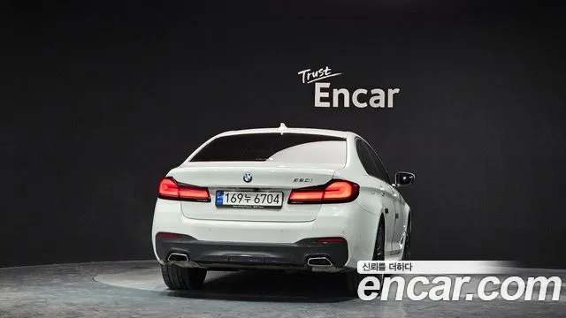 BMW 5-Series — Фото автомобиля 4