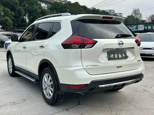 Nissan X-Trail — Фото автомобиля 5