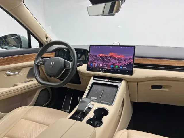 Aito M5 — Фото автомобиля 24