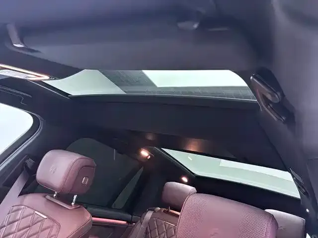 Nio ES8 — Фото автомобиля 12