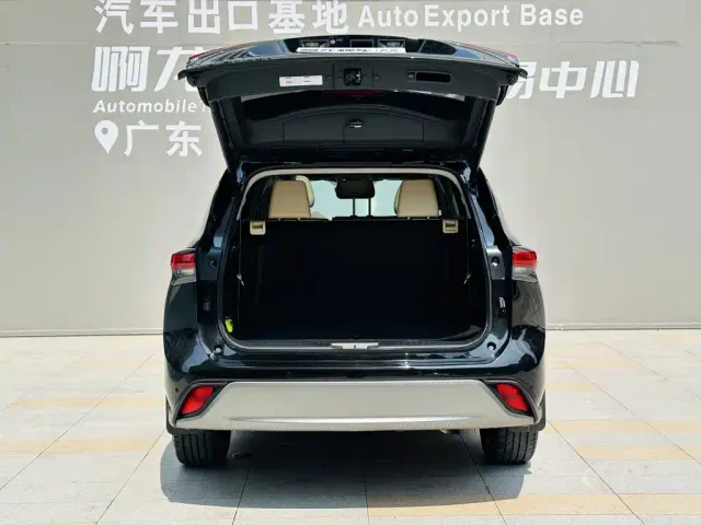 Toyota Highlander — Фото автомобиля 17