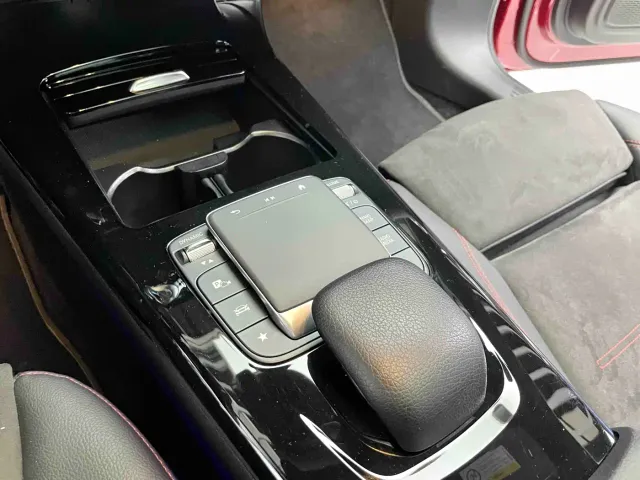 Mercedes-Benz A-Class — Фото автомобиля 12