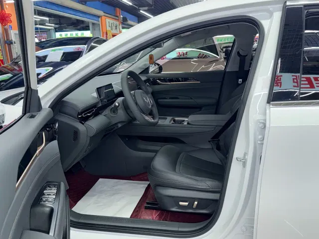 Wuling Starlight — Фото автомобиля 7