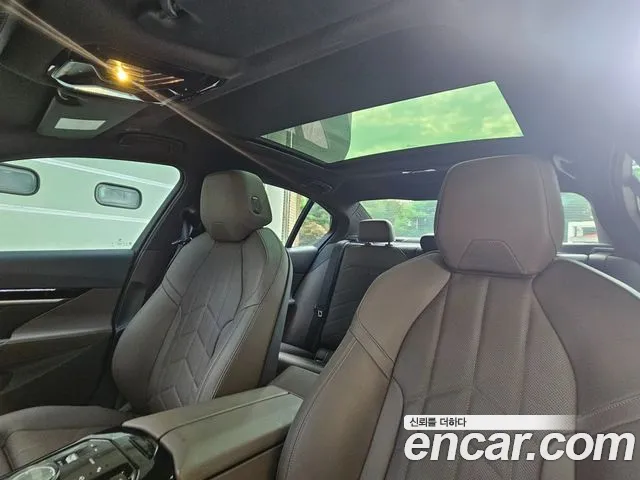 BMW 5-Series — Фото автомобиля 18