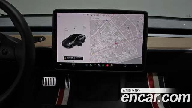 Tesla Model 3 — Фото автомобиля 20