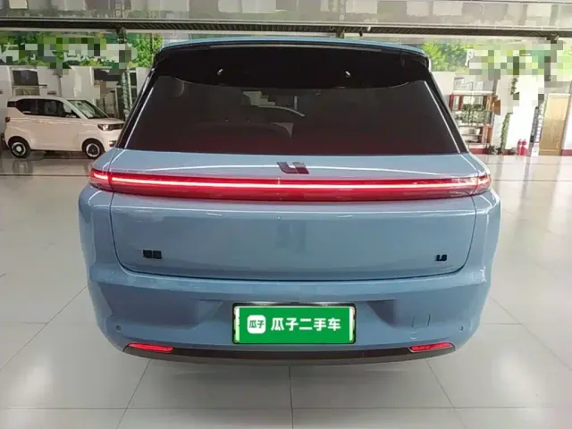 Li Auto L8 — Фото автомобиля 5