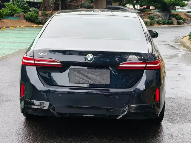 BMW 5 Series — Фото автомобиля 18