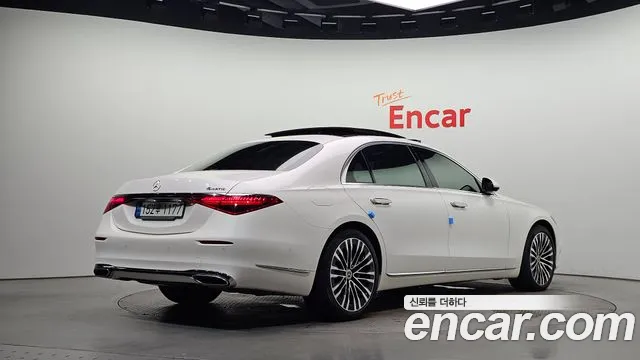 Mercedes-Benz S-Class — Фото автомобиля 2