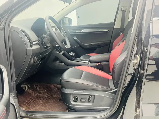 Skoda Karoq — Фото автомобиля 9