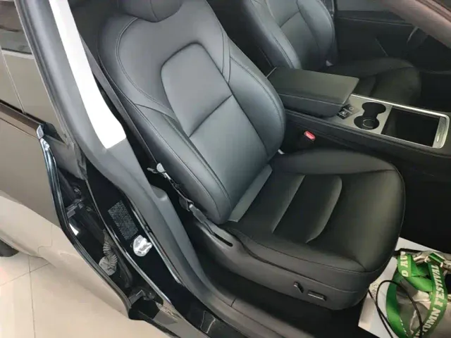 Tesla Model Y — Фото автомобиля 24