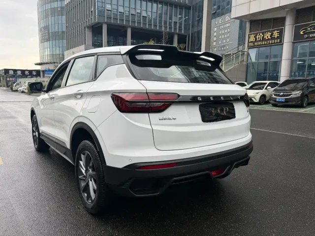 Geely Binyue — Фото автомобиля 9