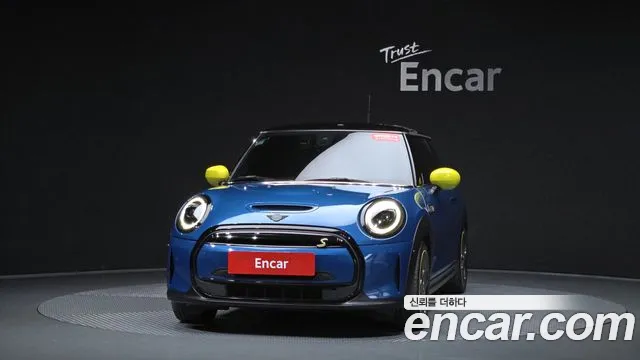 MINI Cooper Electric — Фото автомобиля 3
