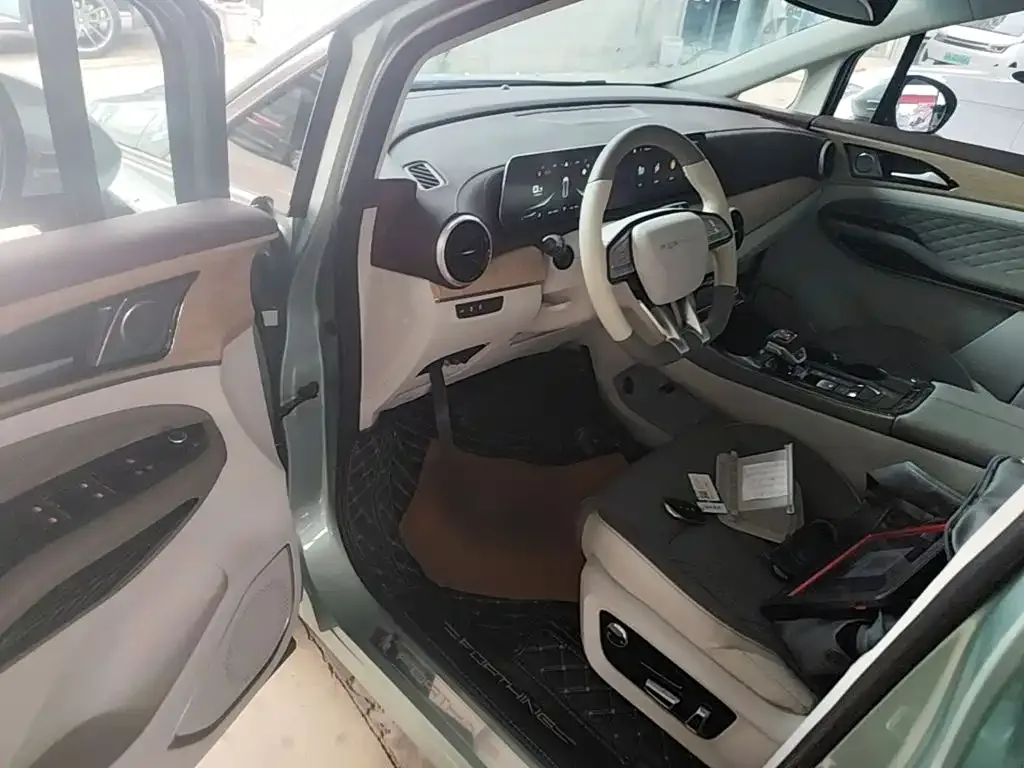 Dongfeng Fengxing Fengxing Yacht 2022 1.5T DCT Wave Chaser Edition — Фото автомобиля 15